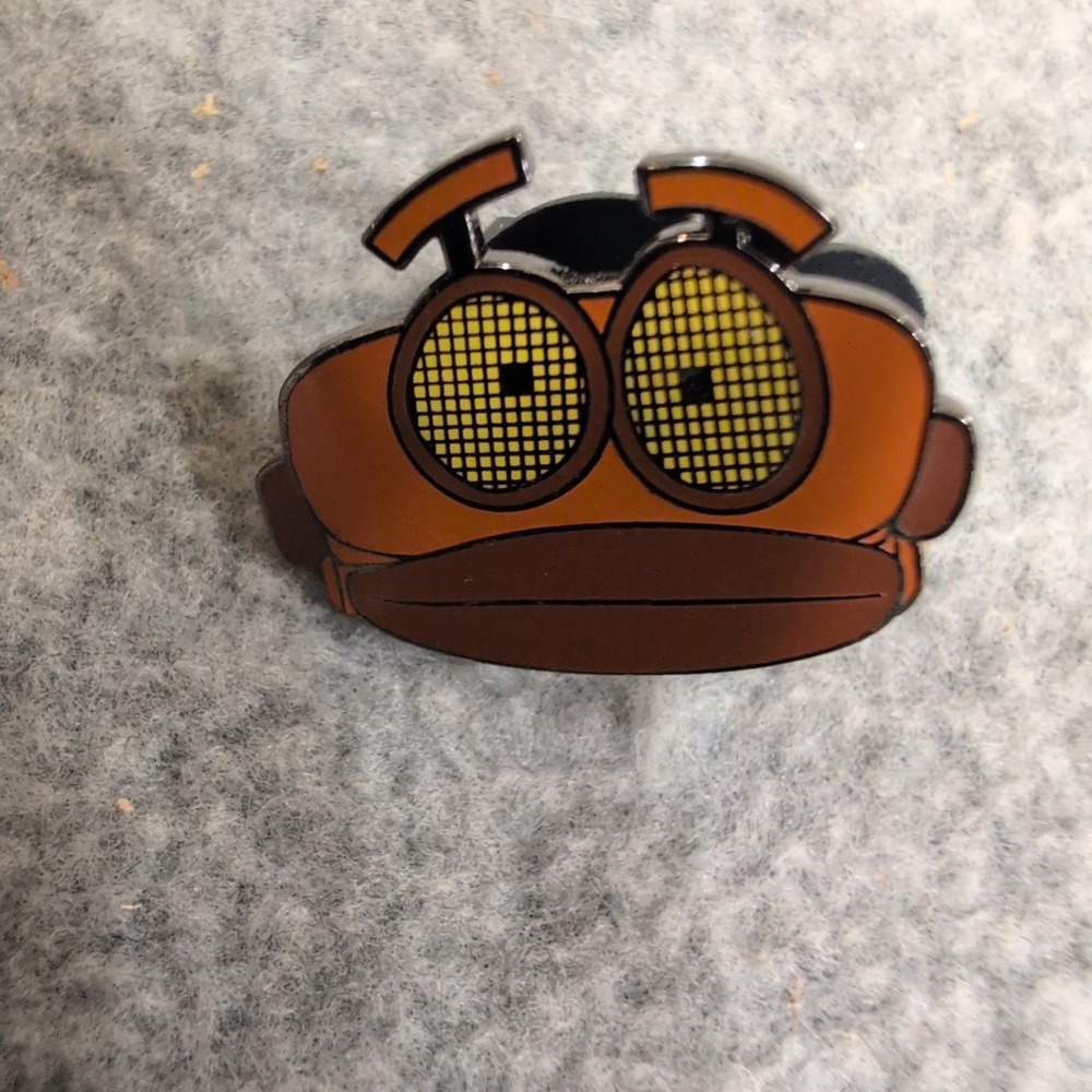 Disney Catalog Exclusive The Black Hole B.O.B. Robot Enamel Pin Sci-Fi Movie - Picture 1 of 4